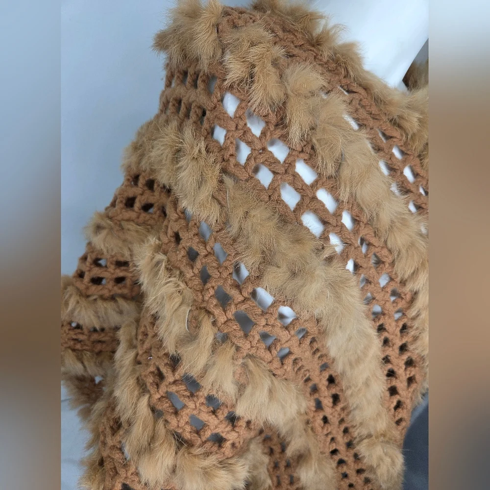 Neiman Marcus Brown Ponchi Wool and Cashmere with Rabbit Fur Trim - Picture 5 of 9